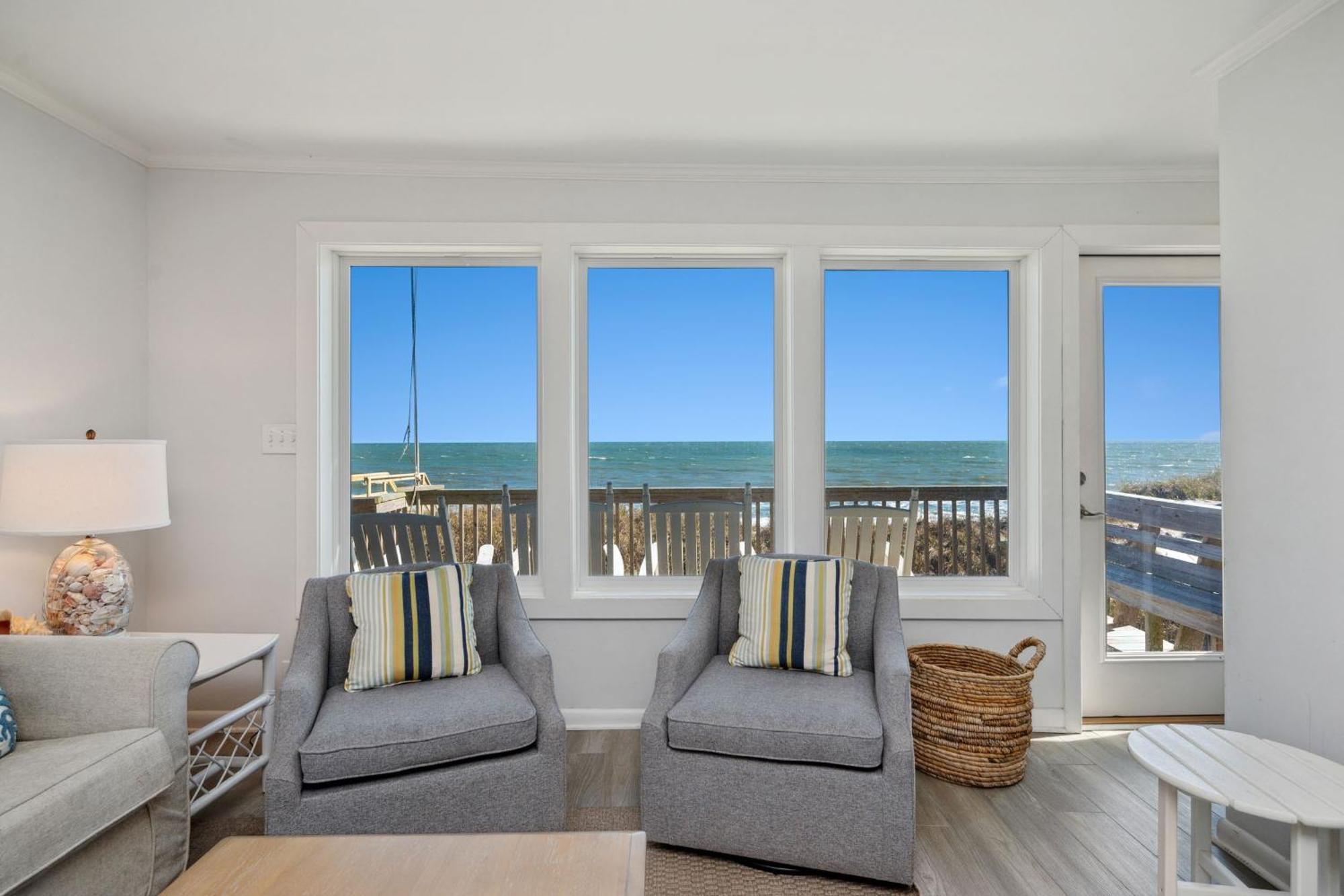 Re-Juvenated Villa Oak Island Exterior photo