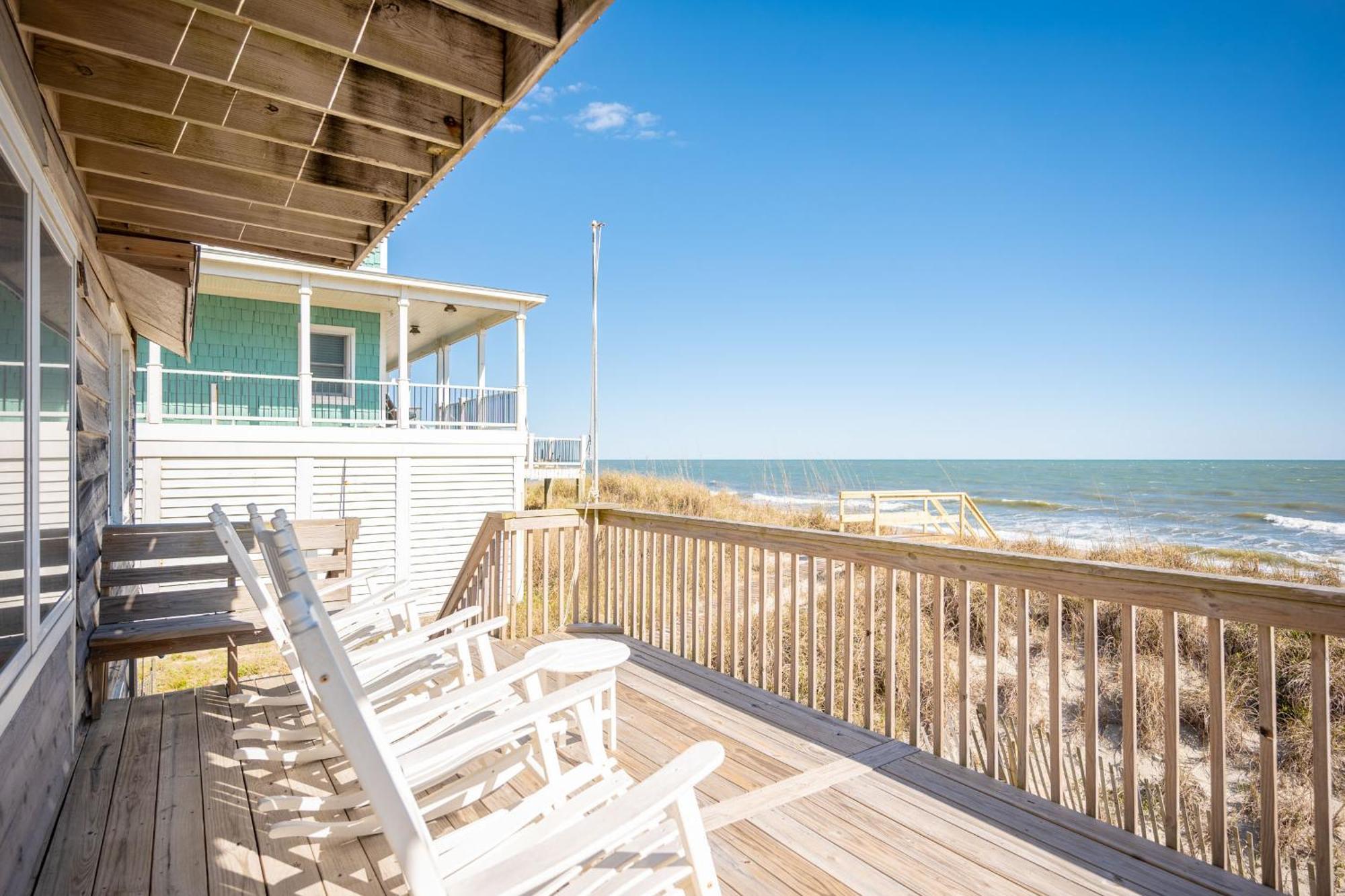 Re-Juvenated Villa Oak Island Exterior photo